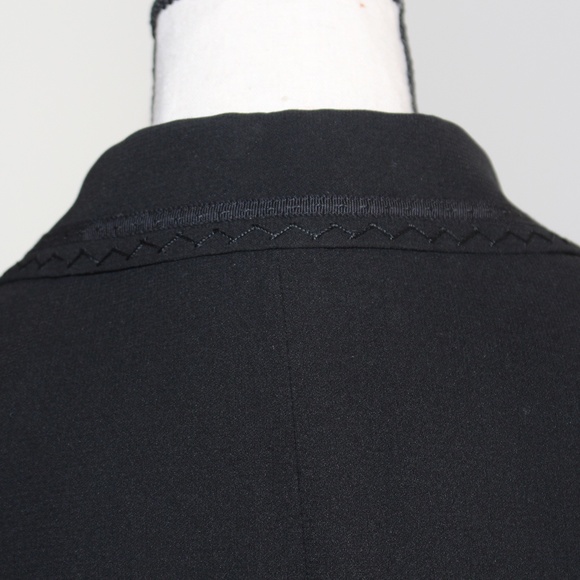 Tahari, one button black blazer size 8.       G - Picture 7 of 7